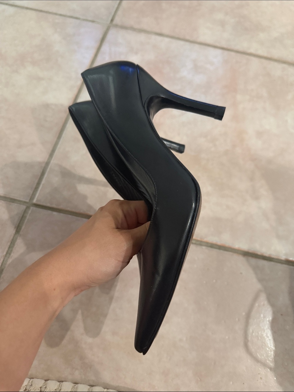 Stuart Weitzman Black Pointed Leather Pumps - Classic Heel size 6 1/2 @@@@ - Picture 2 of 9